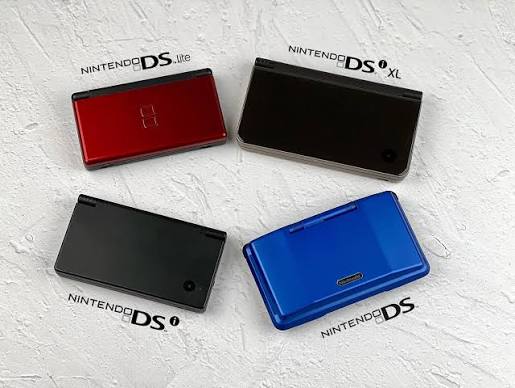Nintendo DS Lite DSi DSi XL and original Nintendo DS consoles compared to find the best model