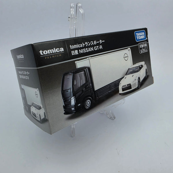 Takara Tomy - Nissan GT-R
