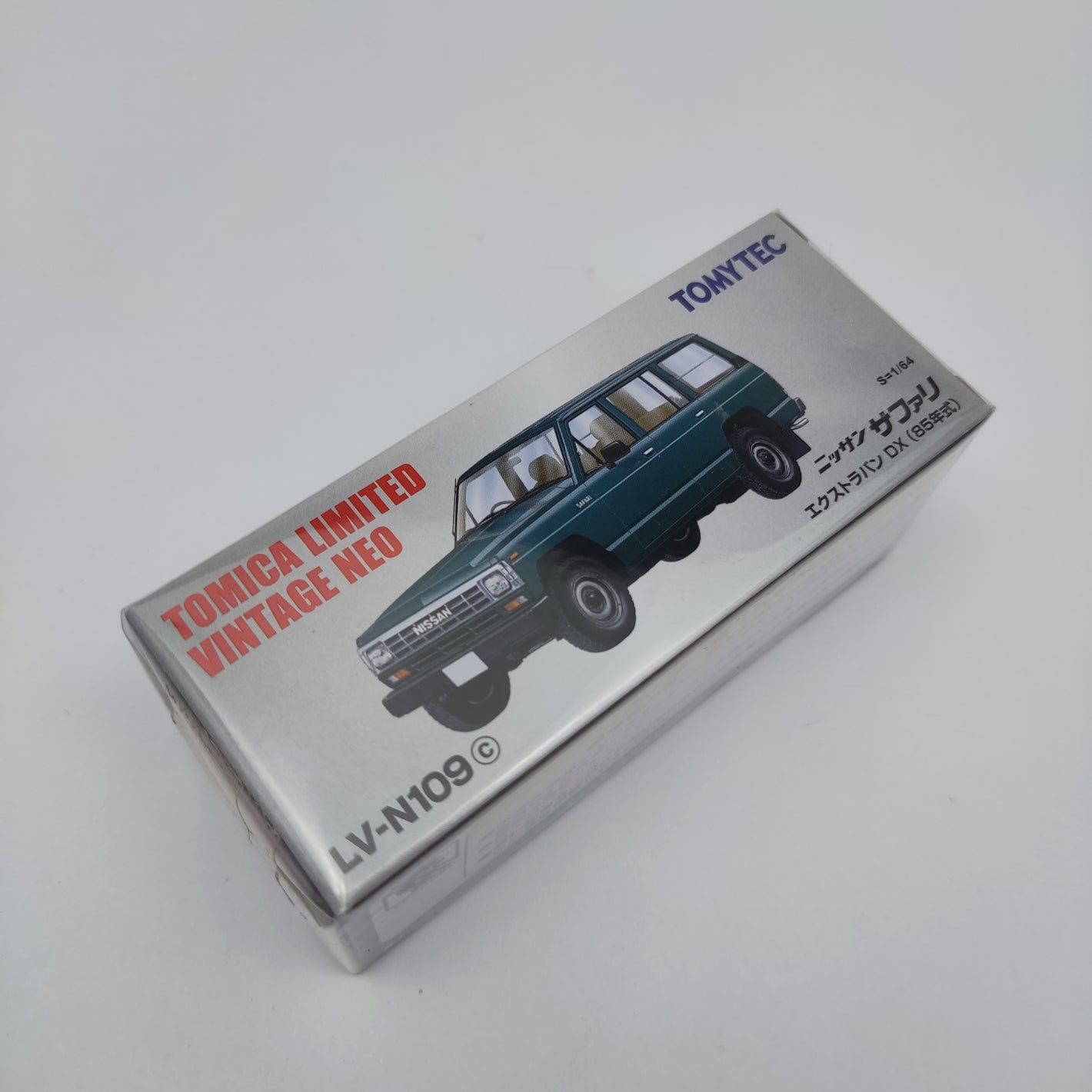 Tomytec Nissan Safari Extra Van DX